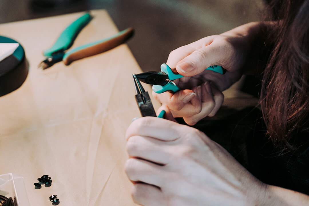 Artisanat d'art - Détails de la création de bijoux