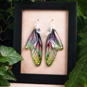 Boucles d'oreilles longues artisanales en ailes de fée, couleur Plume de Paon (vert, bleu et violet)