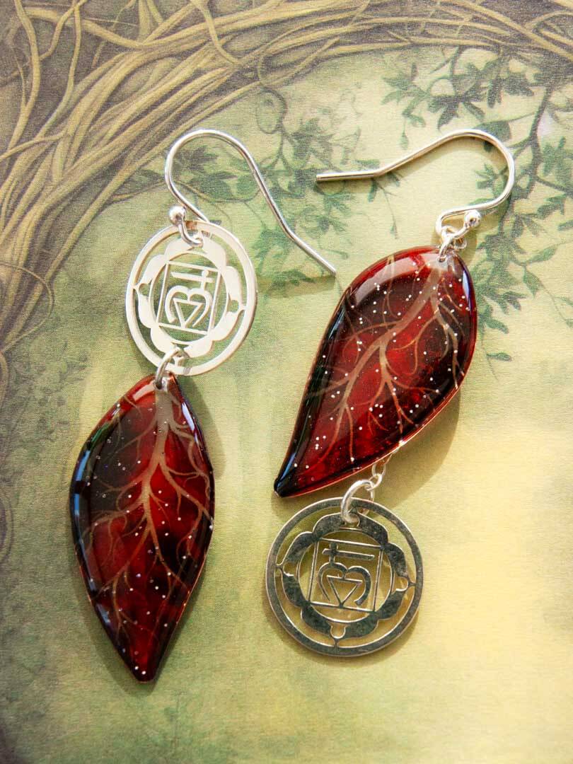 Boucles rouges chakra Arduinna en résine artisanale