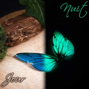 Collier ailes de fée, effet phosphorescent bleu