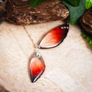 Collier ajustable rouge en argent et ailes de fée