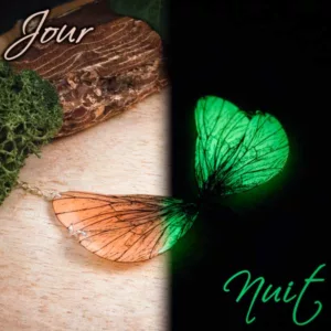 Collier ouvert phospho orange avec ailes en éventail