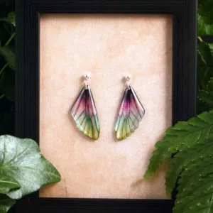 Petites boucles artisanales en ailes de fée, couleur Plume de Paon (vert, bleu et violet)