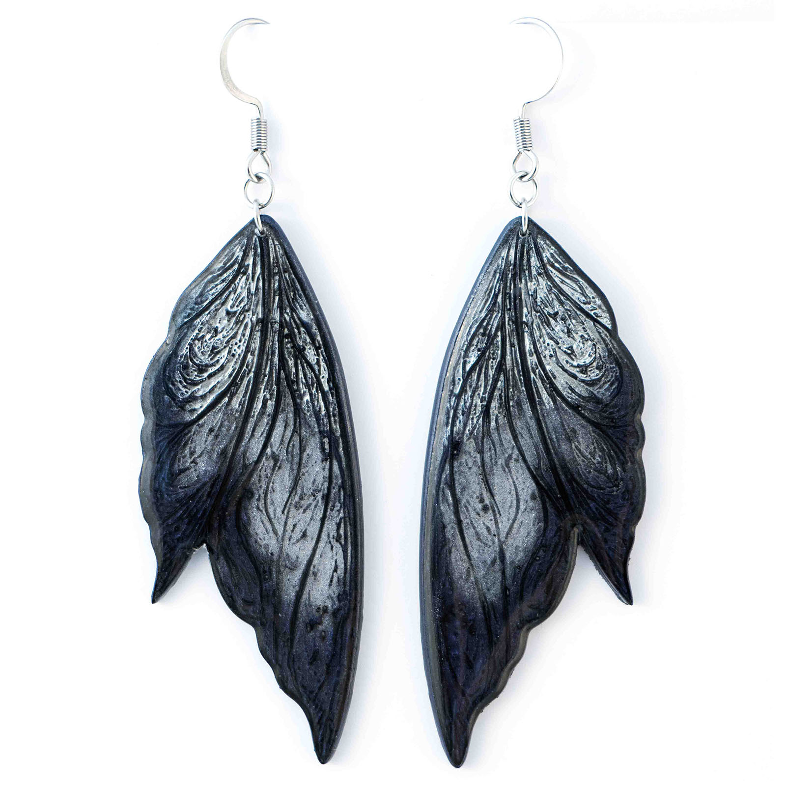 Boucles d’oreilles Prestige Viviane bleu nuit sur fond blanc, Les Secrets de Brocéliande