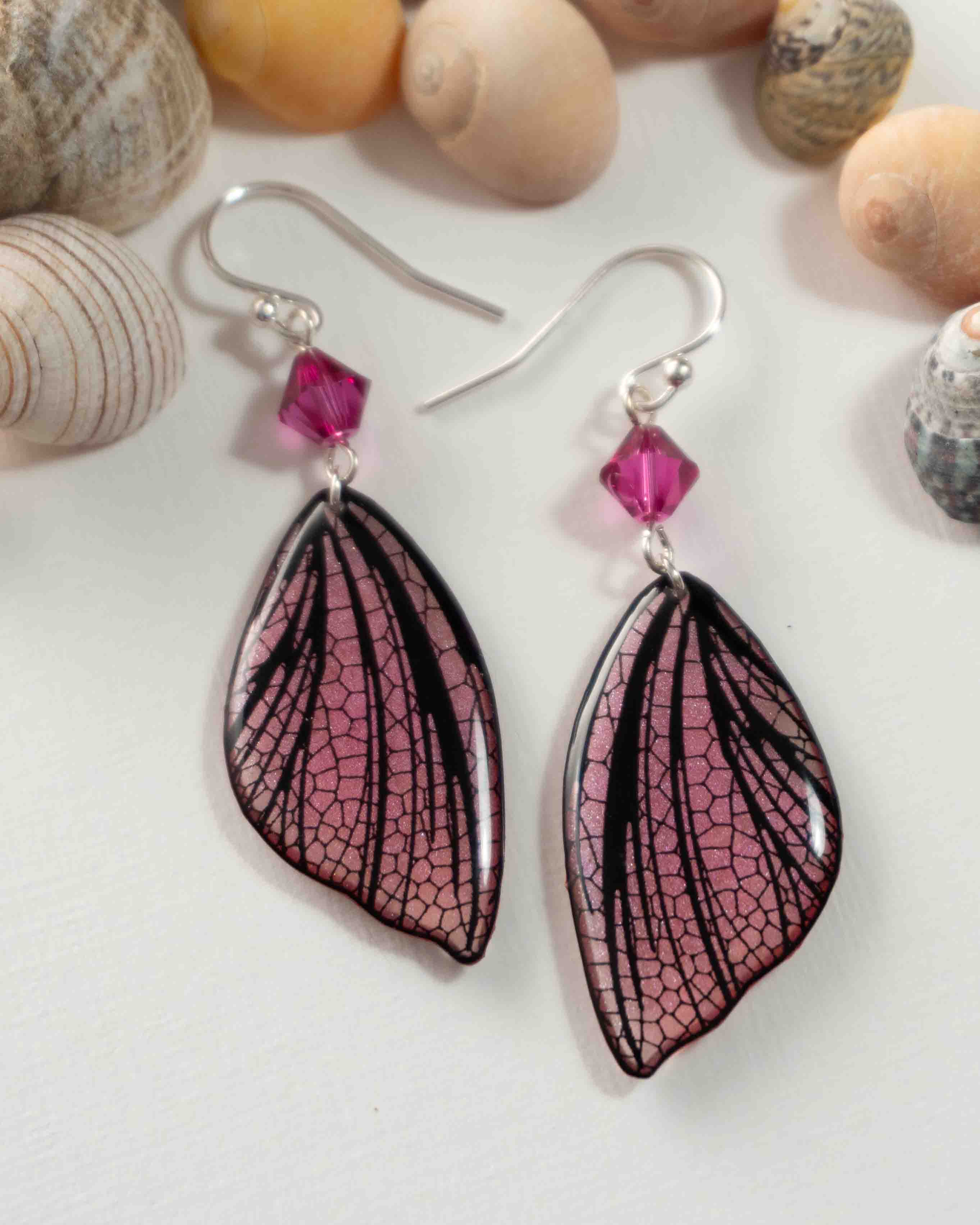 2 Boucles d’oreilles féeriques aux ailes roses et noires