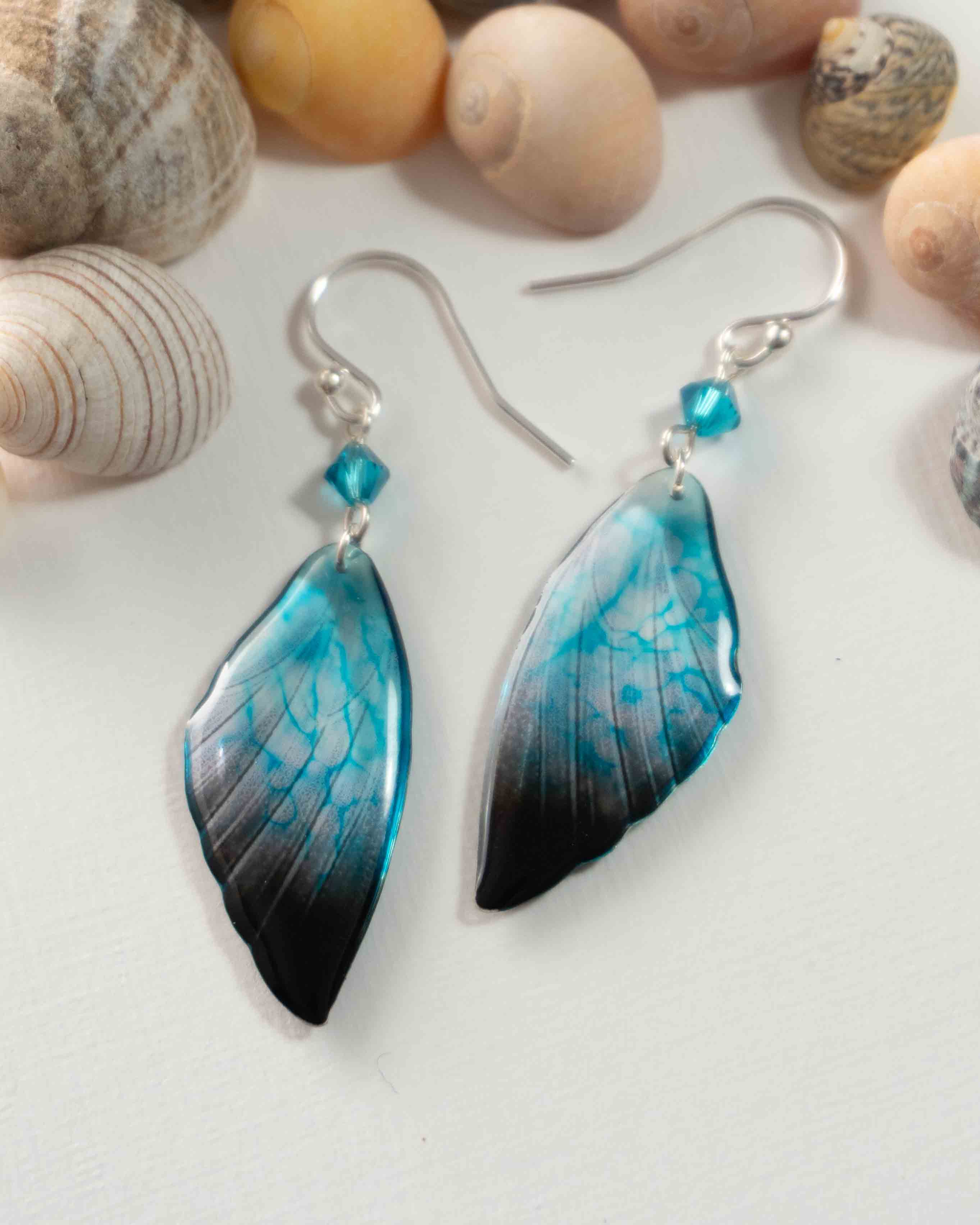 9 Boucles d’oreilles féeriques aux ailes turquoise, bleu lagon et noires avec perles turquoise